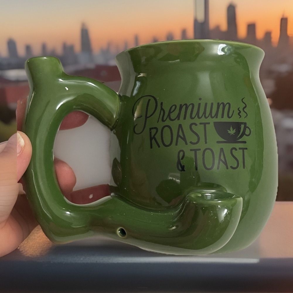 READ NIB NEW Premium Roast and Toast Ceramic Mug Smoking Pipe Wake & Bake Green